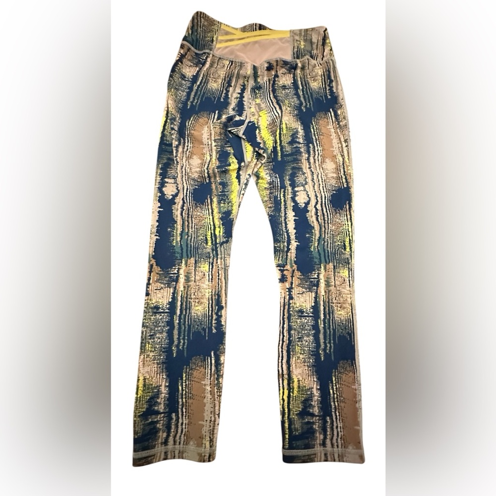 Fabletics Trinity High Waisted Pocket Capri Leggings - Size M - Picture 5 of 5
